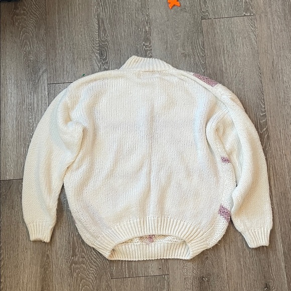 Huntington ridge vintage Floral Patterned Sweater - Cream and Pink size large - Picture 6 of 6